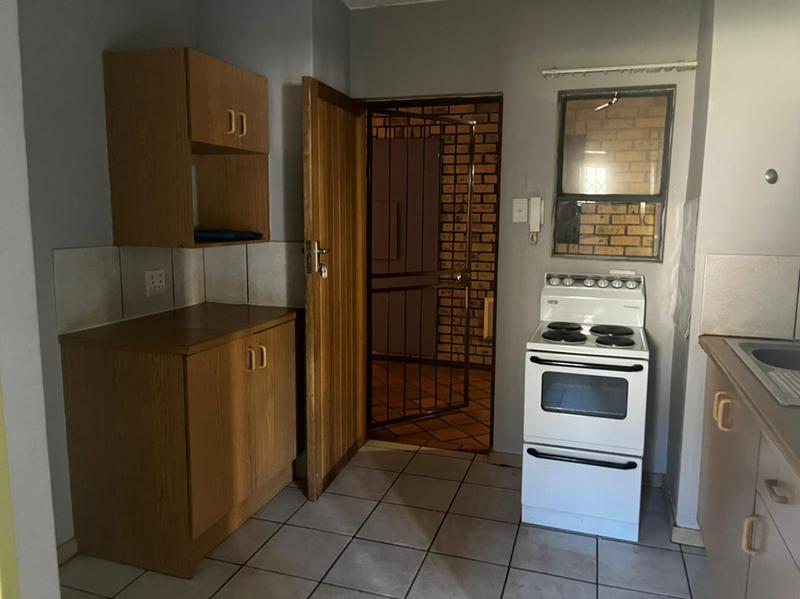 2 Bedroom Property for Sale in Kannoniers Park North West